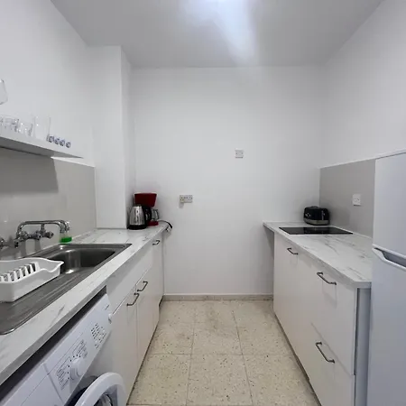 1st Floor 1st Class Pool View Apt. Apartament Pafos